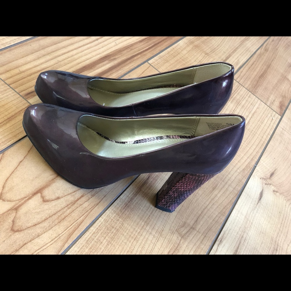 NWT Bandolino pumps wine color - brand new